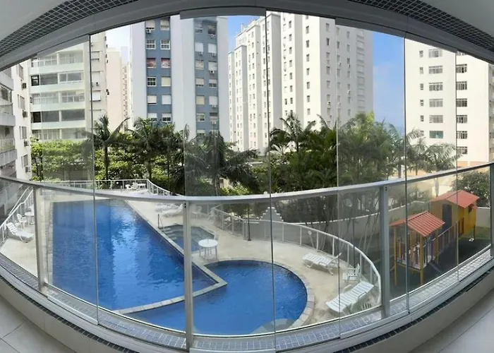 Apartamento em Pitangueiras com 3 suítes Guarujá