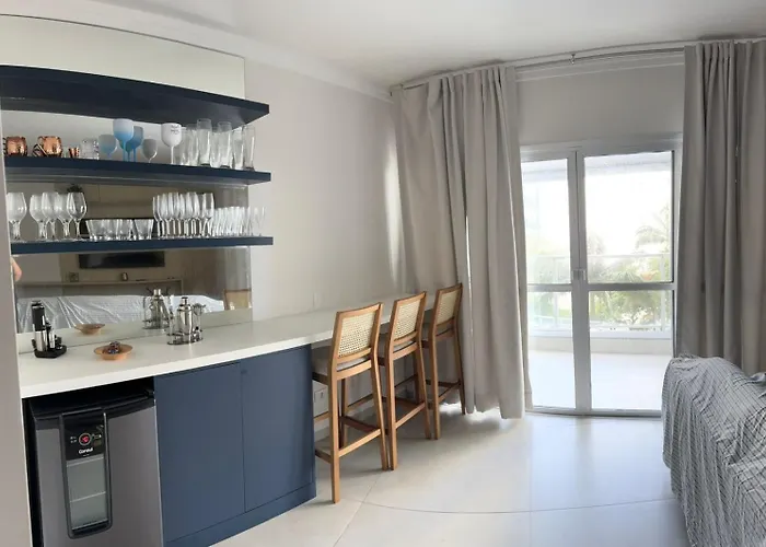 Apartamento em Pitangueiras com 3 suítes Guarujá